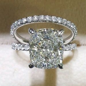💗5.36ct EXQUISITE WHITE GOLD ENGAGEMENT RING💗